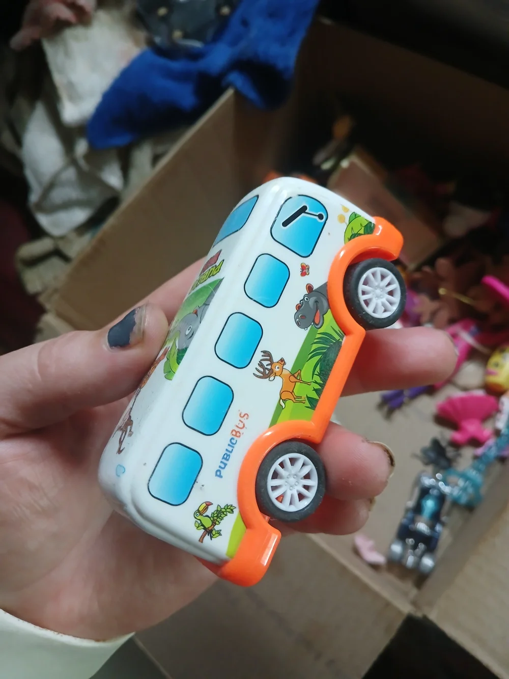 Mee Mee Intelligent School Bus, an educational and friction-powered toy